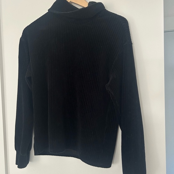 Black Velvet Ribbed Turtleneck Sweater - Picture 4 of 5